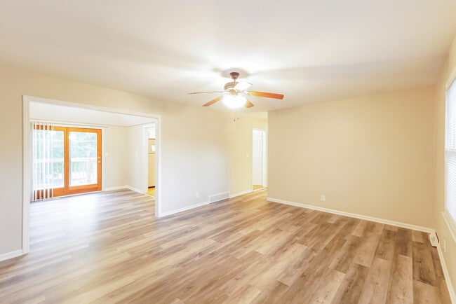 Building Photo - 9425 Goddard