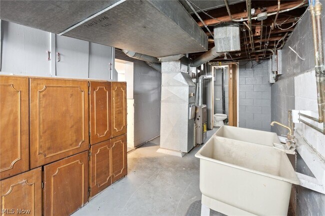 Foto del edificio - 9504 S Highland Ave