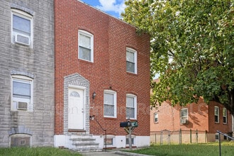 Building Photo - 2956 Yorkway