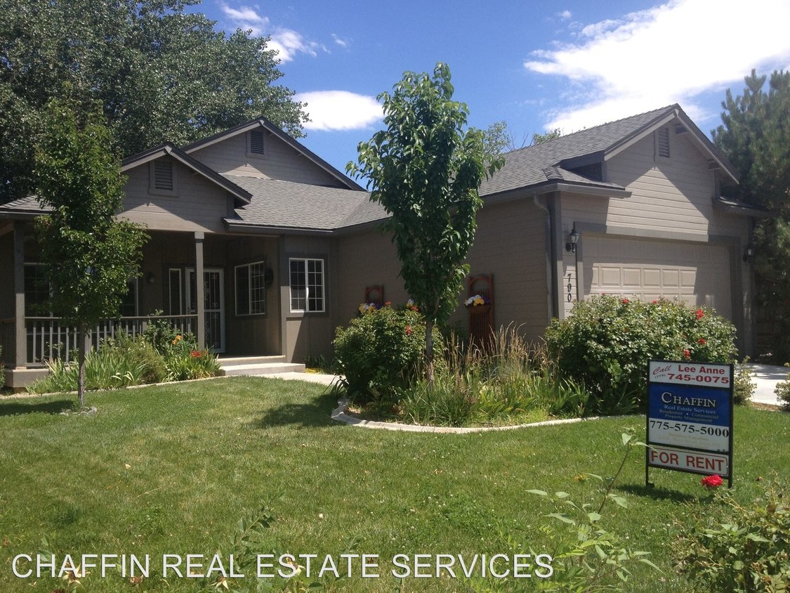 Primary Photo - 790 Canary Cir