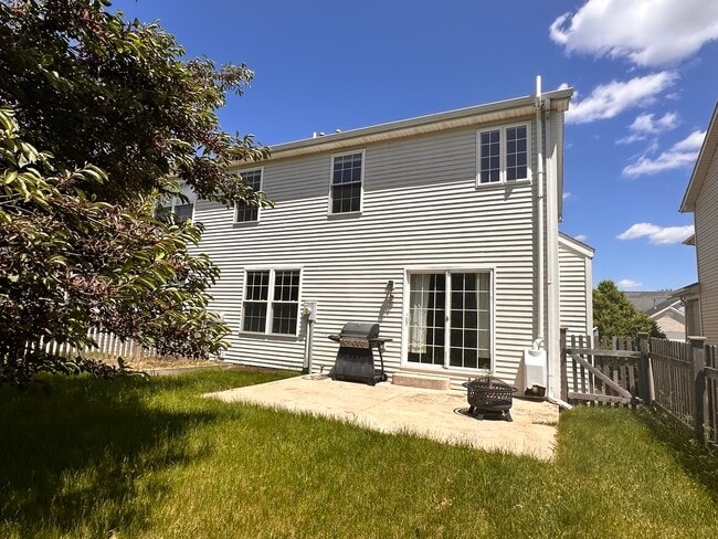 Building Photo - 2305 Blanche Ln