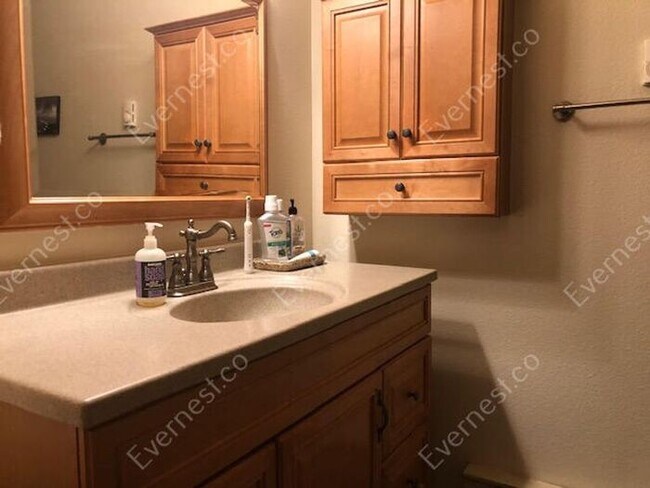 Foto del edificio - Spacious 2-Bed/1.5 Bath Townhouse in Fort Collins/ Available Soon!