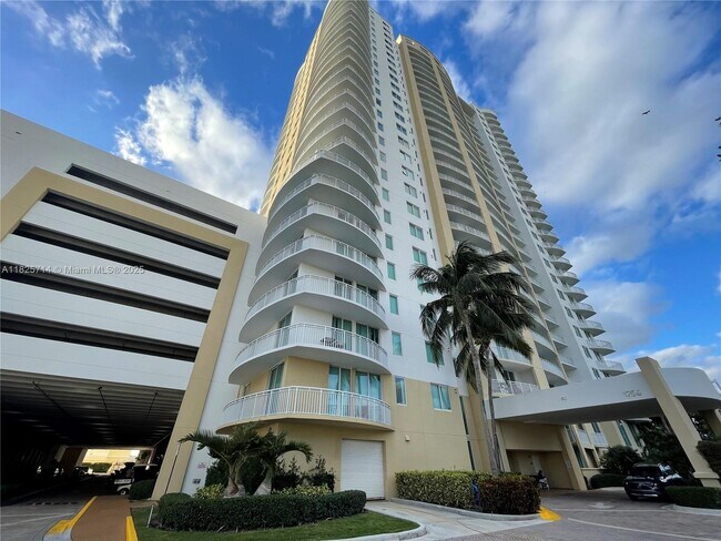 Building Photo - 1755 E Hallandale Beach Blvd