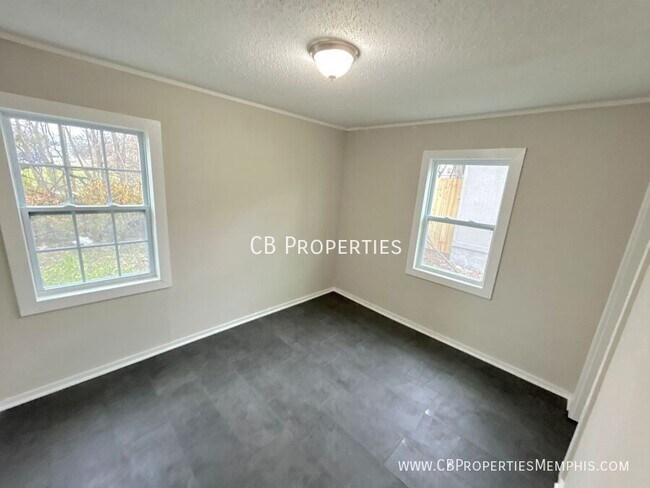 Foto del edificio - 2971 Forest Ave