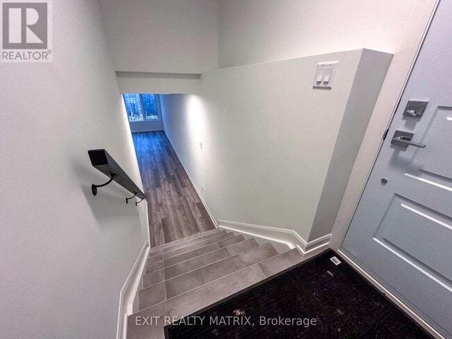 Photo du bâtiment - 615 Montessor Cres