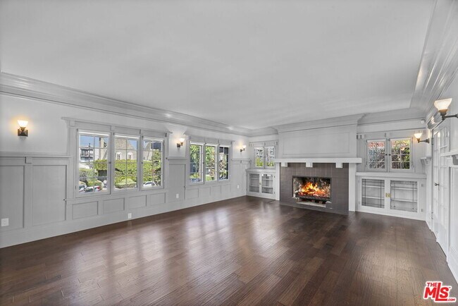 Foto del edificio - 344 S Kingsley Dr