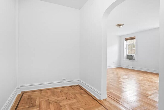 Foto del edificio - Newly painted 1Bed 1bath