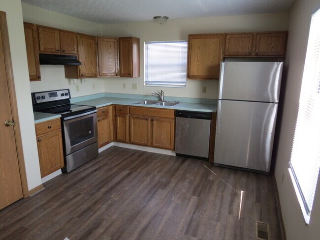 Building Photo - 1271 Caravel Dr