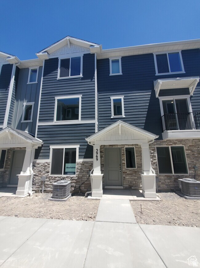 Building Photo - 3917 N Cougar Ln