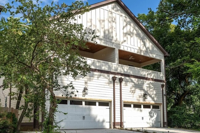 Building Photo - 1219 14th Ave S