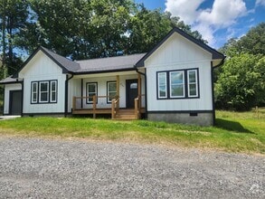 Building Photo - 824 Riceville Rd