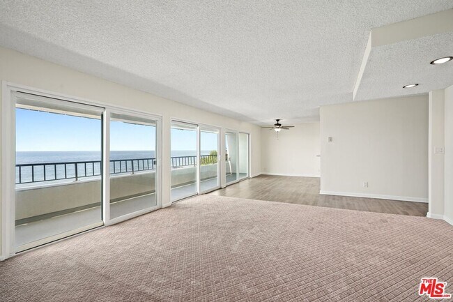 Building Photo - 18000 Coastline Dr