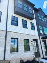 Building Photo - 6605 Beacon Dr