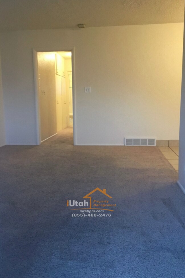 Building Photo - 2 bdrm 1 bath Apartment-Easy Access