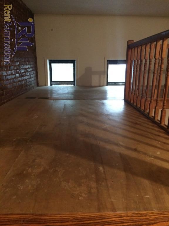 Foto del edificio - 323 E 92nd St