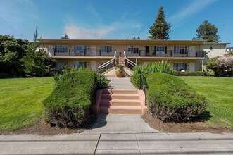 Building Photo - 2727 Parker St