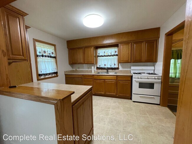 Building Photo - 3 br, 1 bath House - 2435 Harlan St.