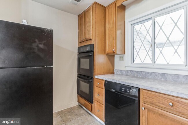 Building Photo - 6511 Virginia Hills Ave
