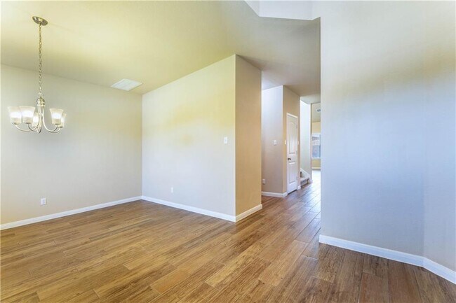 Building Photo - 669 Donegal Ln