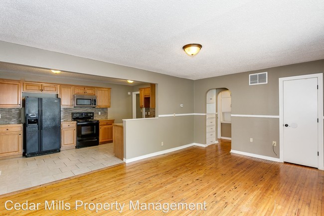 Building Photo - 3 br, 1 bath House - 1241 W. Merton
