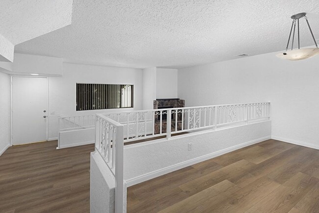 Foto del edificio - 697 E California Blvd