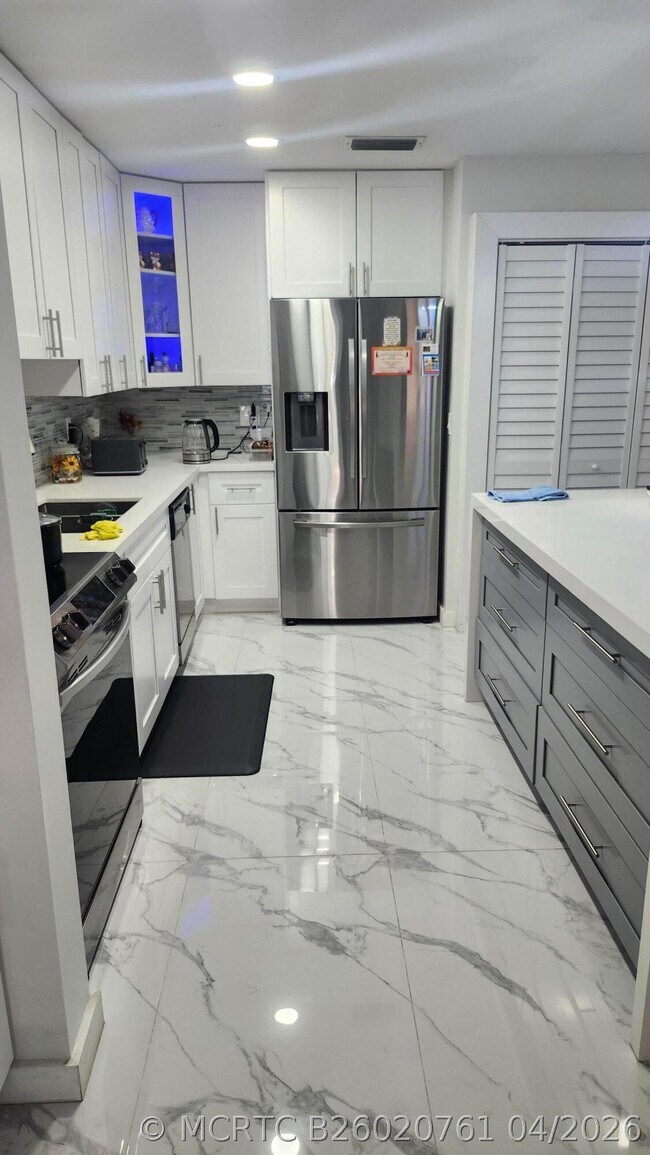 Foto del edificio - 532 Briarwood Cir