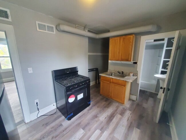 Building Photo - 3921 14th Ave