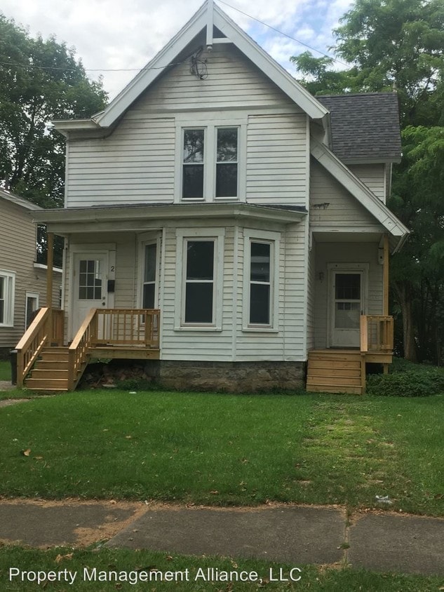 Primary Photo - 709 Milton Ave