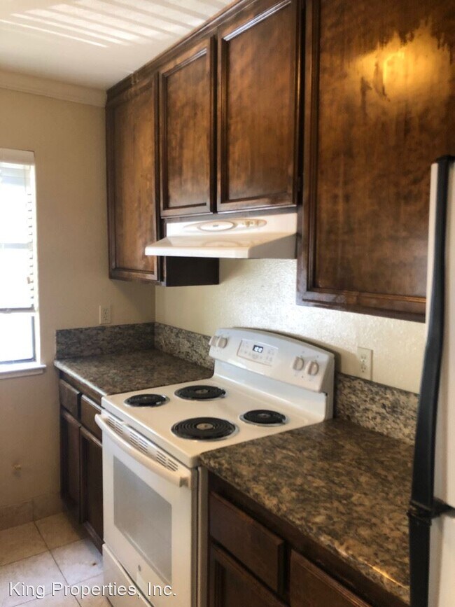 Building Photo - 3 br, 1 bath House - 3339 Chesapeake Bay