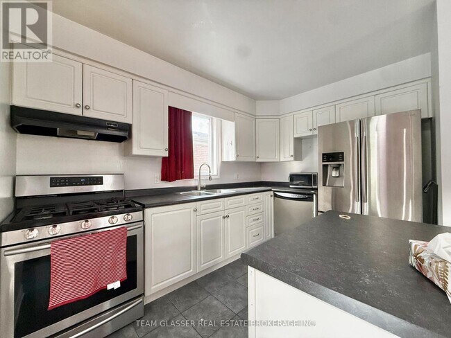 Photo du bâtiment - 691 Oakcrossing Rd