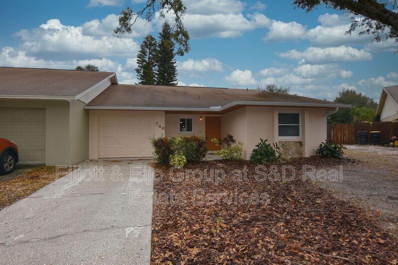 Foto principal - 746 Highland Gardens Ln