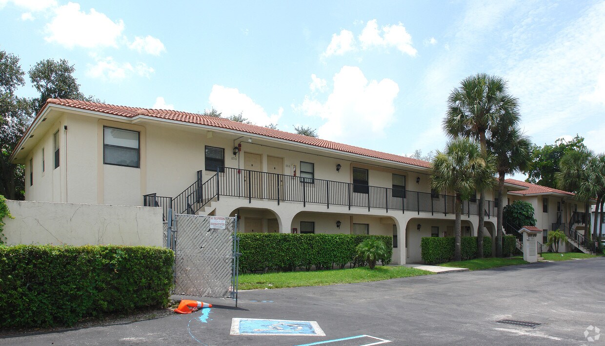 Building Photo - Ascot Apartments
