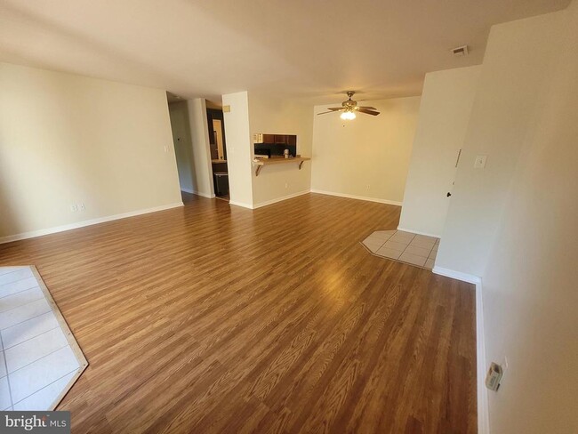 Foto del edificio - 604 Thornton Ct