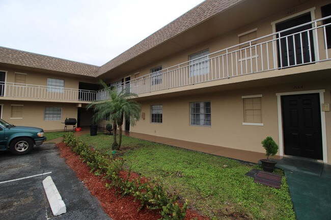 Foto del edificio - 3480  Summer Street 8017