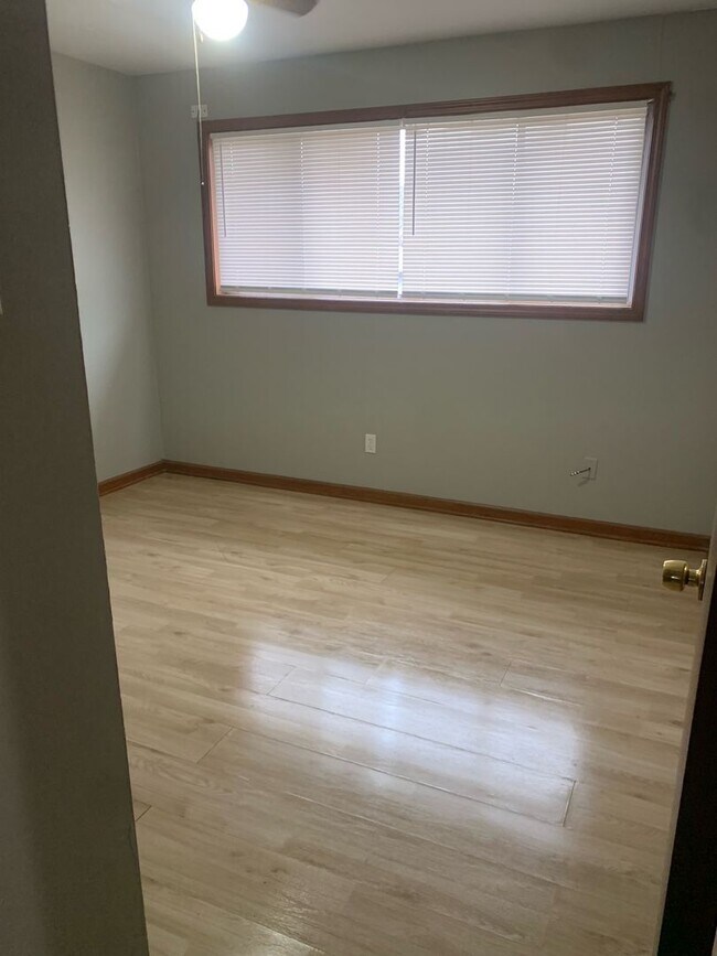 Building Photo - 407 Argo Ave