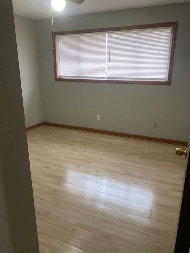 Foto del edificio - 407 Argo Ave