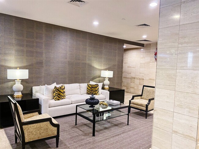 Foto del edificio - 14 Greenway Plz