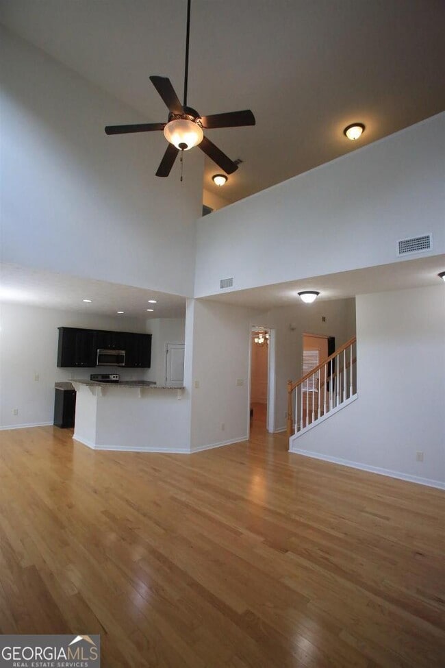 Foto del edificio - 106 Dixie Creek Dr