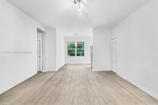 Foto del edificio - 2 br, 1 bath Condo - 1622 Bay Rd Apt 202