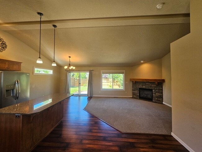 Foto del edificio - Beautiful Updated Home