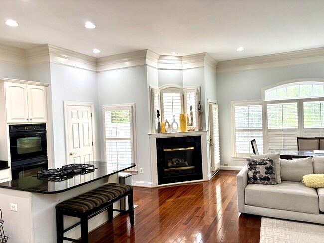 Family Room - 10017 Blake Ln