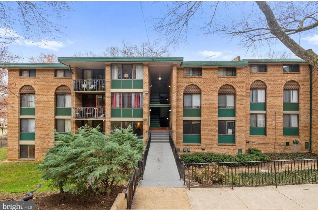 Primary Photo - 509 N Armistead St