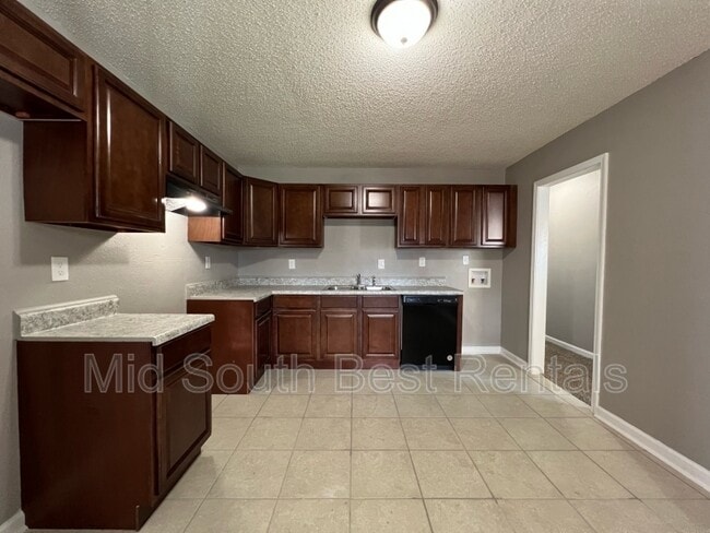 Building Photo - 2137 Chattering Ln