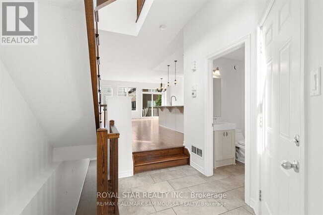 Building Photo - 991 Bunchberry Way