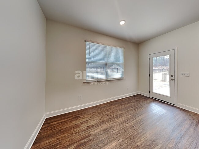 Foto del edificio - 3283 Oakfields Rd