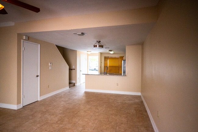 Building Photo - 1088 Jeffery St