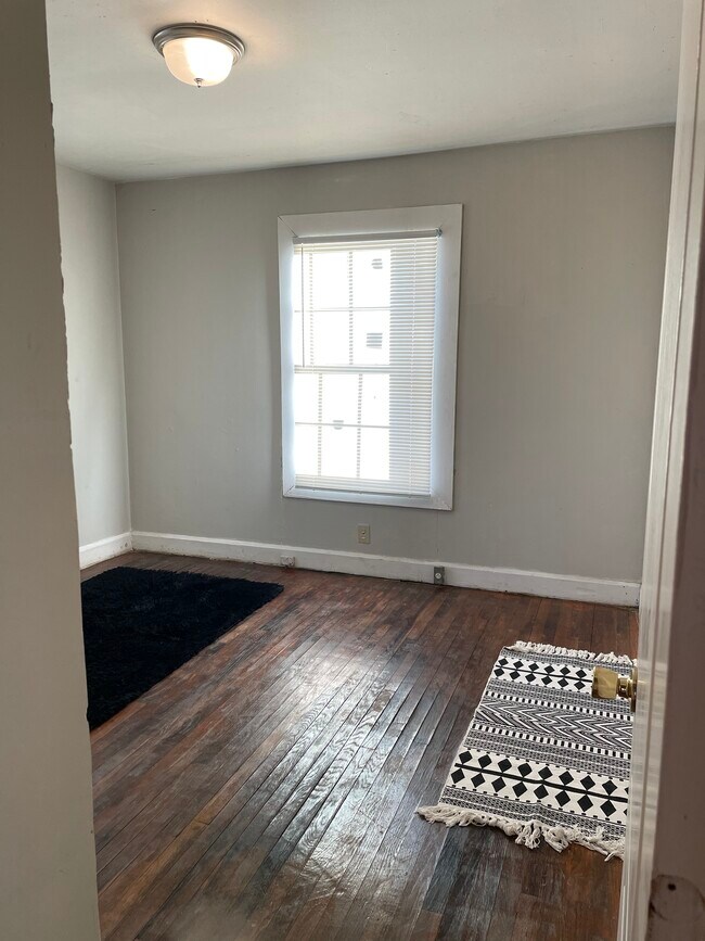 Foto del edificio - 919 Oak Ln