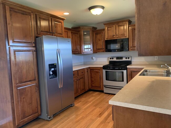 Building Photo - 1204 Cava Ct