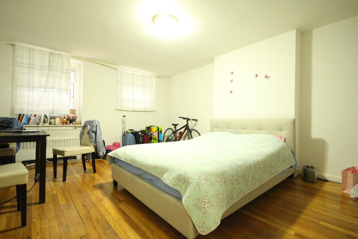 Foto del edificio - 211 E 31st St