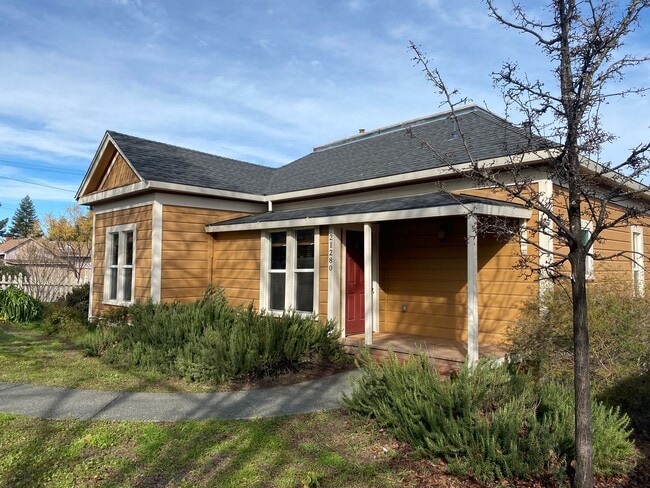 Building Photo - 21280 Geyserville Ave